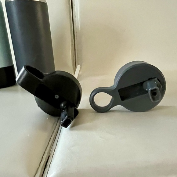 Used Hydro Flask and Gobie Water Bottles - Picture 6 of 11